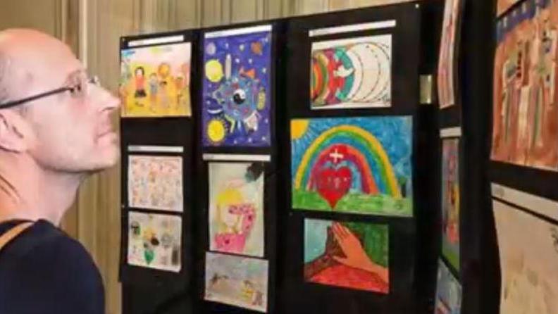 I disegni dei bimbi di 111 nazioni esposti a Sant’Anna