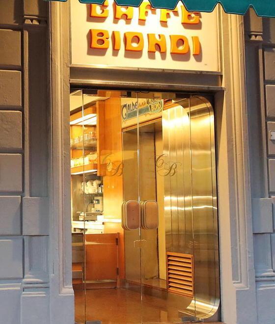 Aperitivo di bentornato per lo storico Caffè Biondi