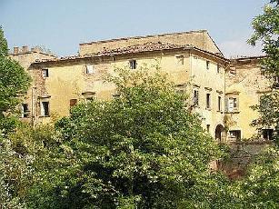 La storia del paese dentro quelle mura