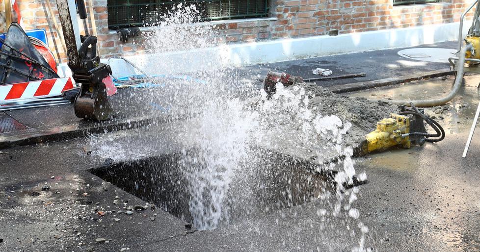 Rotta la tubatura dell’acqua