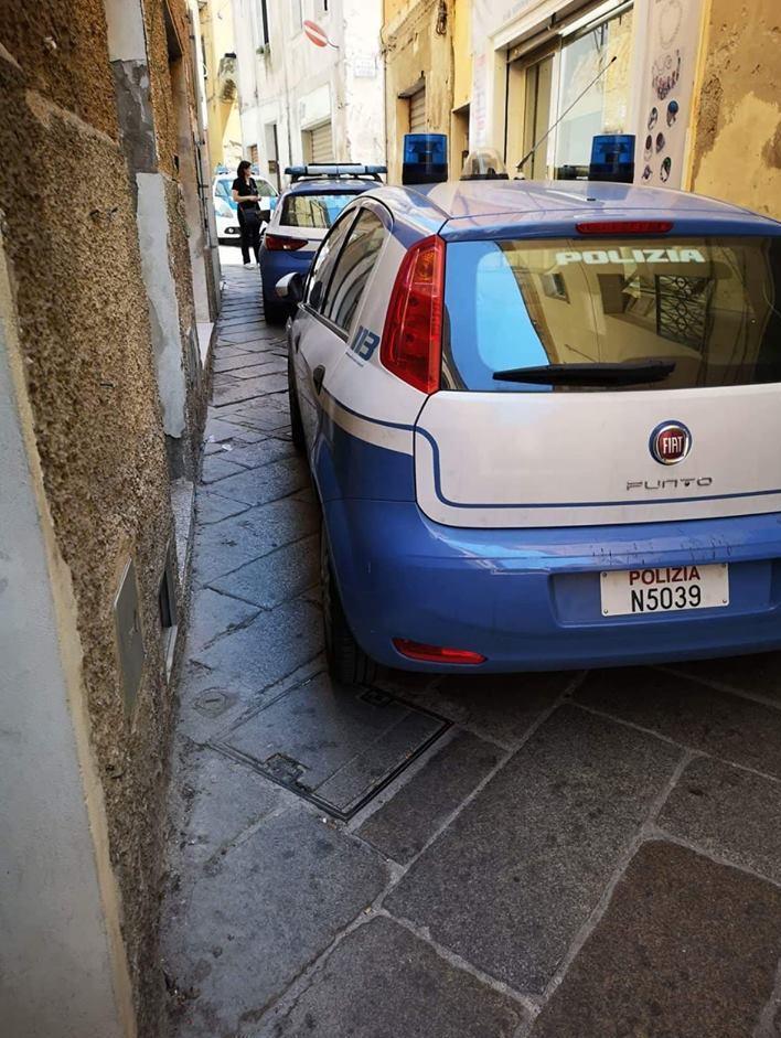 Donna contesa e ferita in pieno centro 