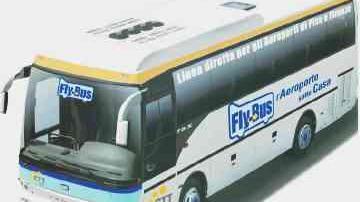 Un bus-navetta fa la spola con gli aeroporti
