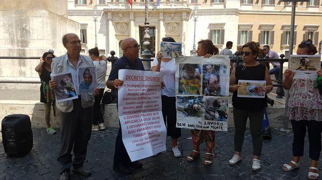 Fabbrica bombe in Sardegna, protesta a Roma 