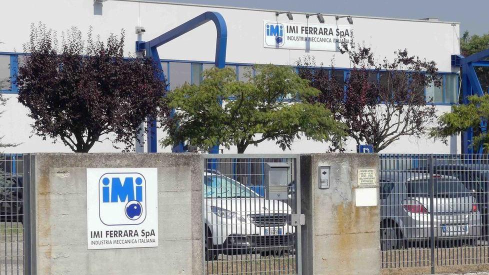 L’Imi ha licenziato un delegato sindacale. Scontro con la Fiom