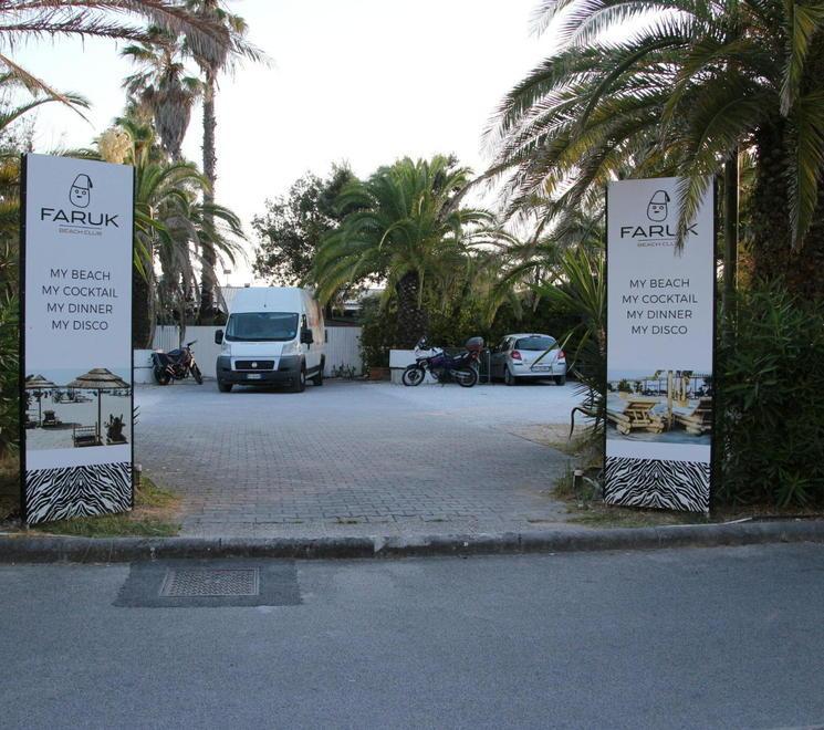 Sigilli al Faruk: l'accusa è di mancata licenza