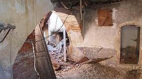 Toiano nel tira e molla del recupero edilizio