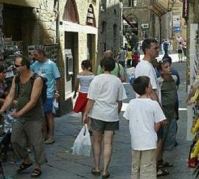Volterra: piscine piene, rubinetti asciuti