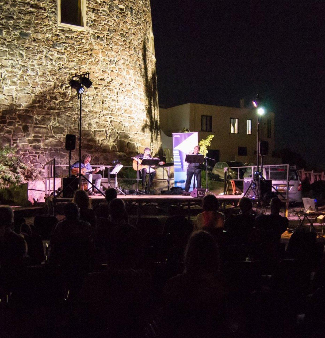 Il festival della letteratura apre con un concerto