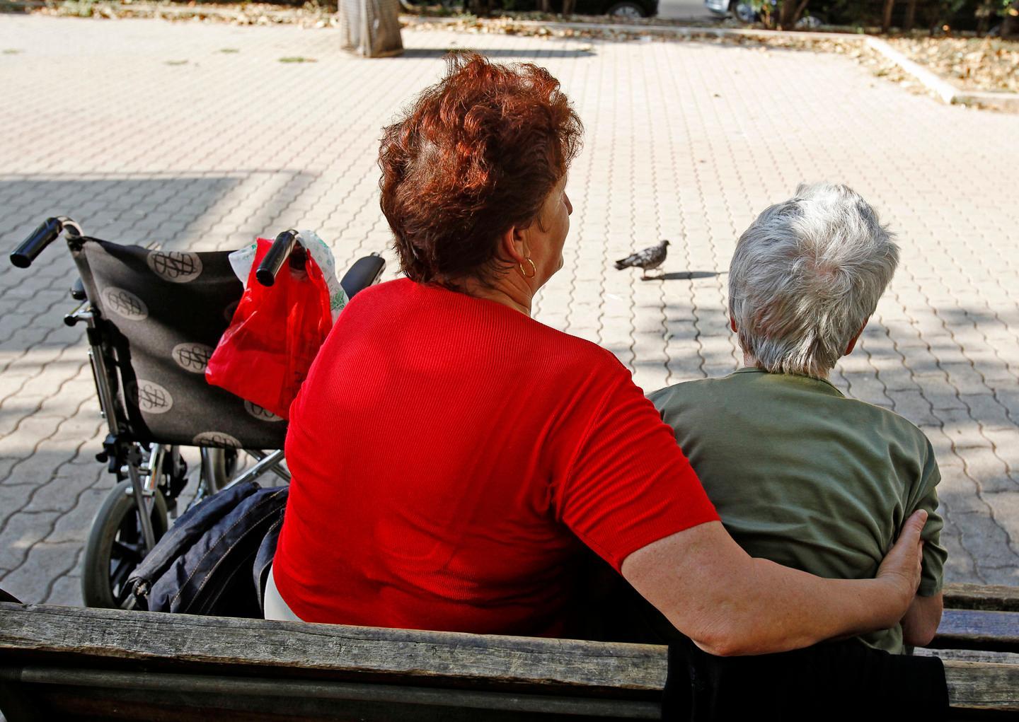 Inps, in calo il numero delle badanti 