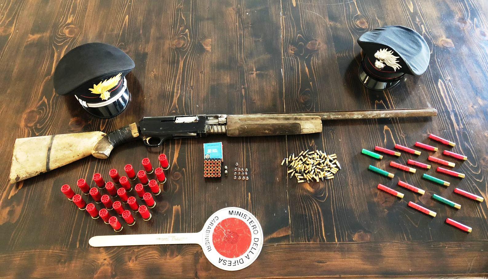 Fucile e munizioni detenuti illegalmente: arrestato 