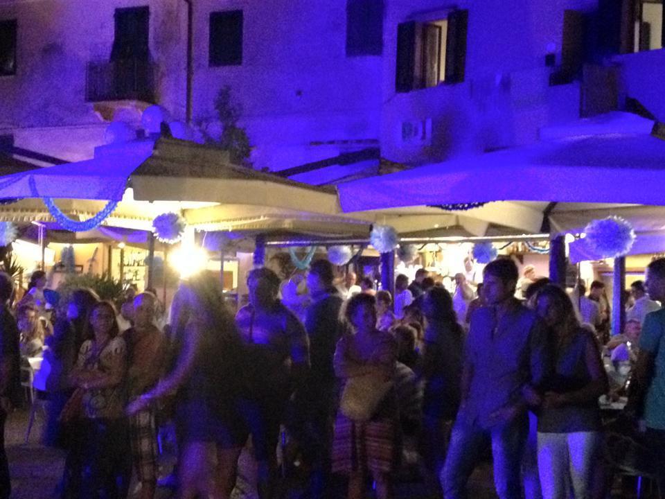 In migliaia a Capoliveri per la Notte Blu nelle vie del paese