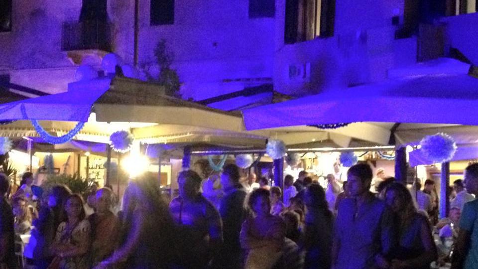 In migliaia a Capoliveri per la Notte Blu nelle vie del paese