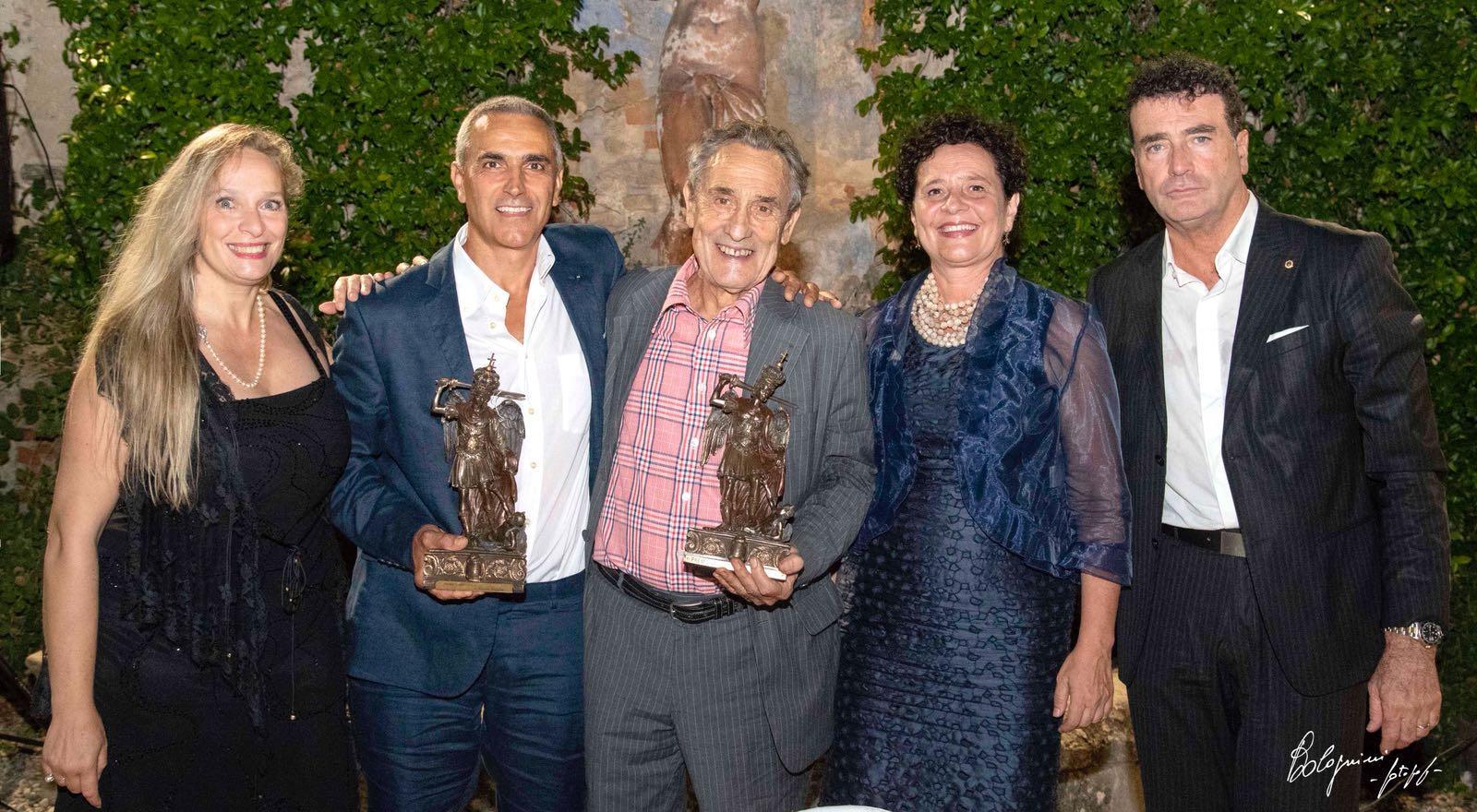 La stilista Eleonora Lastrucci, il tenore Claudio Catalano, l'attore Gabriele Tozzi, l'assessore Daniela Toccafondi e il promotore del premio Fernando Meoni

