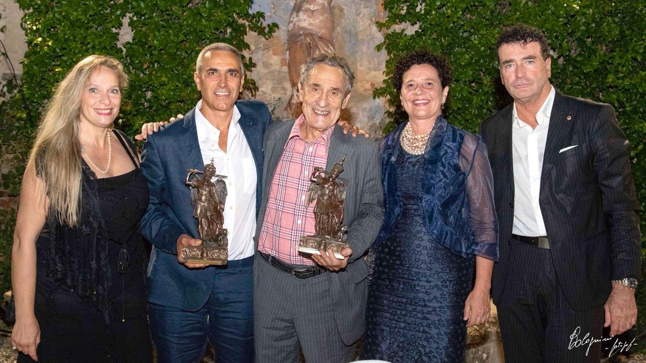 La stilista Eleonora Lastrucci, il tenore Claudio Catalano, l'attore Gabriele Tozzi, l'assessore Daniela Toccafondi e il promotore del premio Fernando Meoni