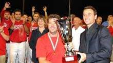 Consegna del trofeo a Emiliano Ginanneschi