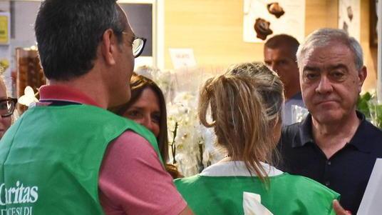 Volontari contro la povertà La solidarietà non va in ferie