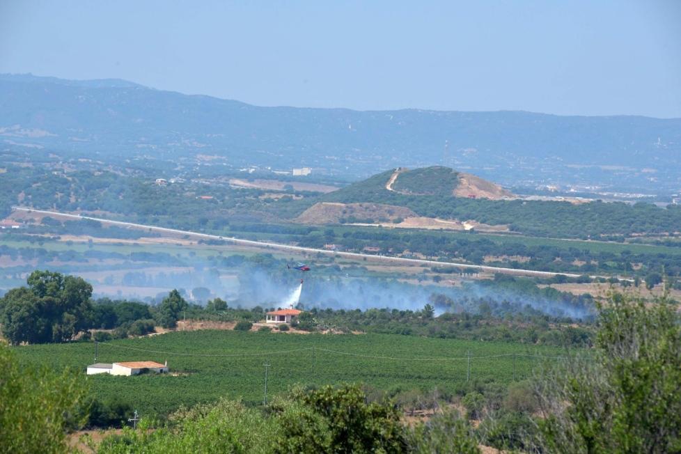 Violento incendio devasta le campagne di Escolca