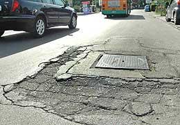 Un tombino in via Enrico Fermi