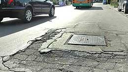 Un tombino in via Enrico Fermi