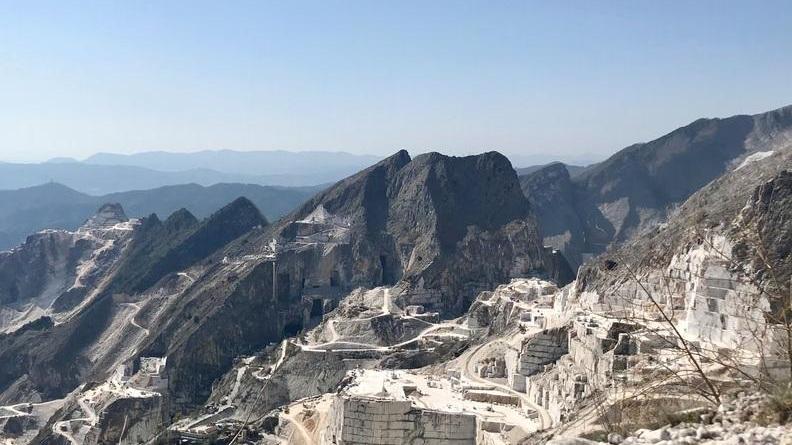 L’Arpat: «Noi lavoriamo già 24 multe nel 2018 su 38 controlli in cava»
