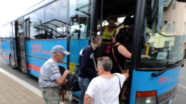 Meno biglietterie senza smartphone viaggiare in bus diventa più caro