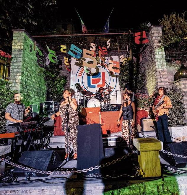 Degustazioni, spettacoli, musica ed effetti speciali a Levigliani c’è il Festival dell’arte e del vino 