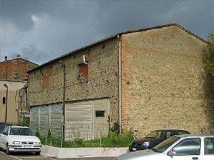 Ambulatori nell’ex cinema? Il no della curia