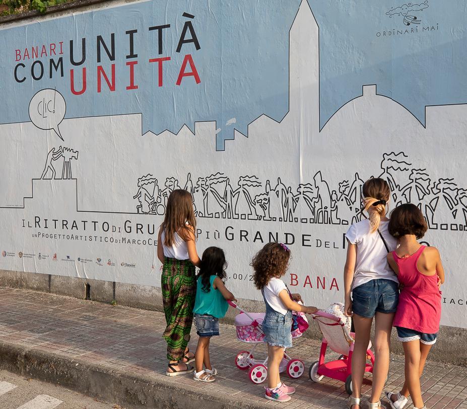 Tutti in posa a Banari per la foto da record