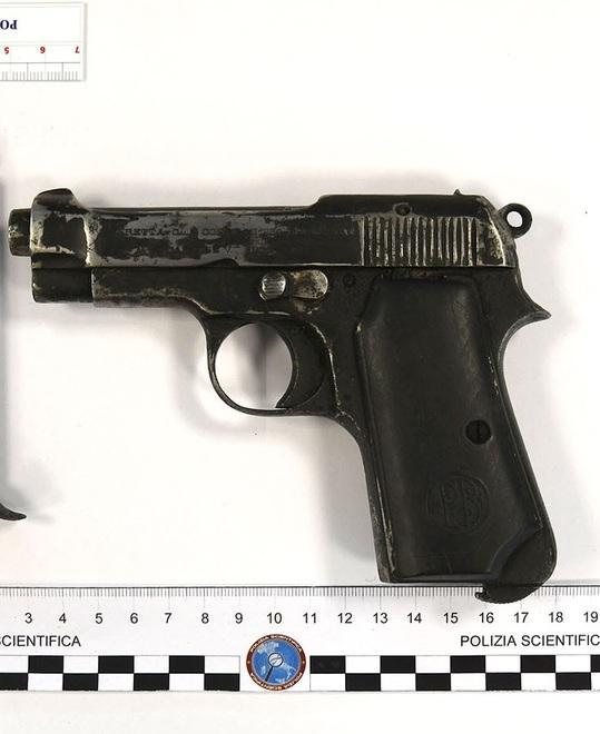 Nascondeva una pistola con la matricola abrasa 