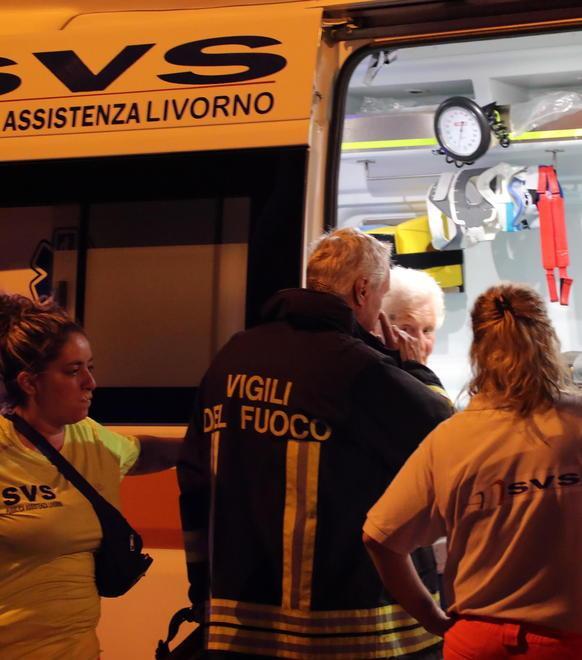 Incendio in casa, palazzo evacuato 