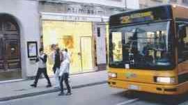 No dei negozianti ai bus in via Ricasoli