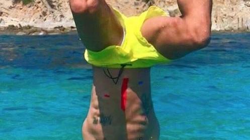 Il tuffo di Marco Carta