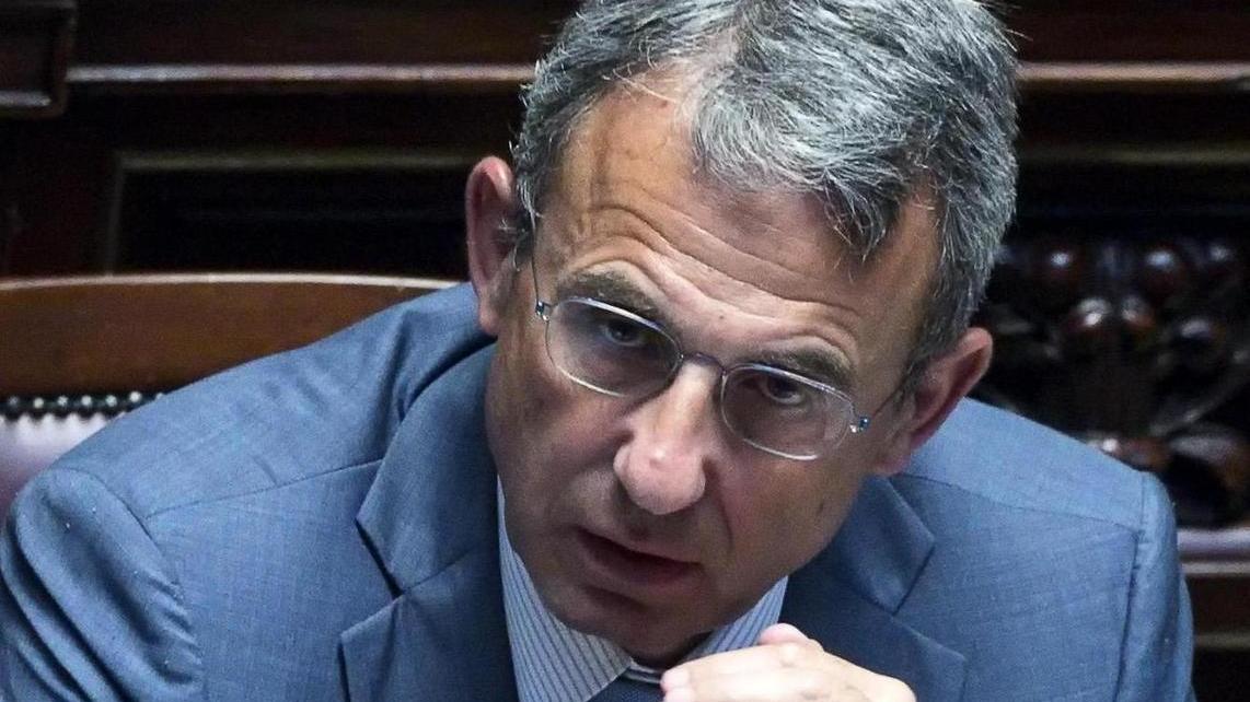 Il ministro dell'Ambiente Sergio Costa: «A breve via alle bonifiche a Porto Torres» 