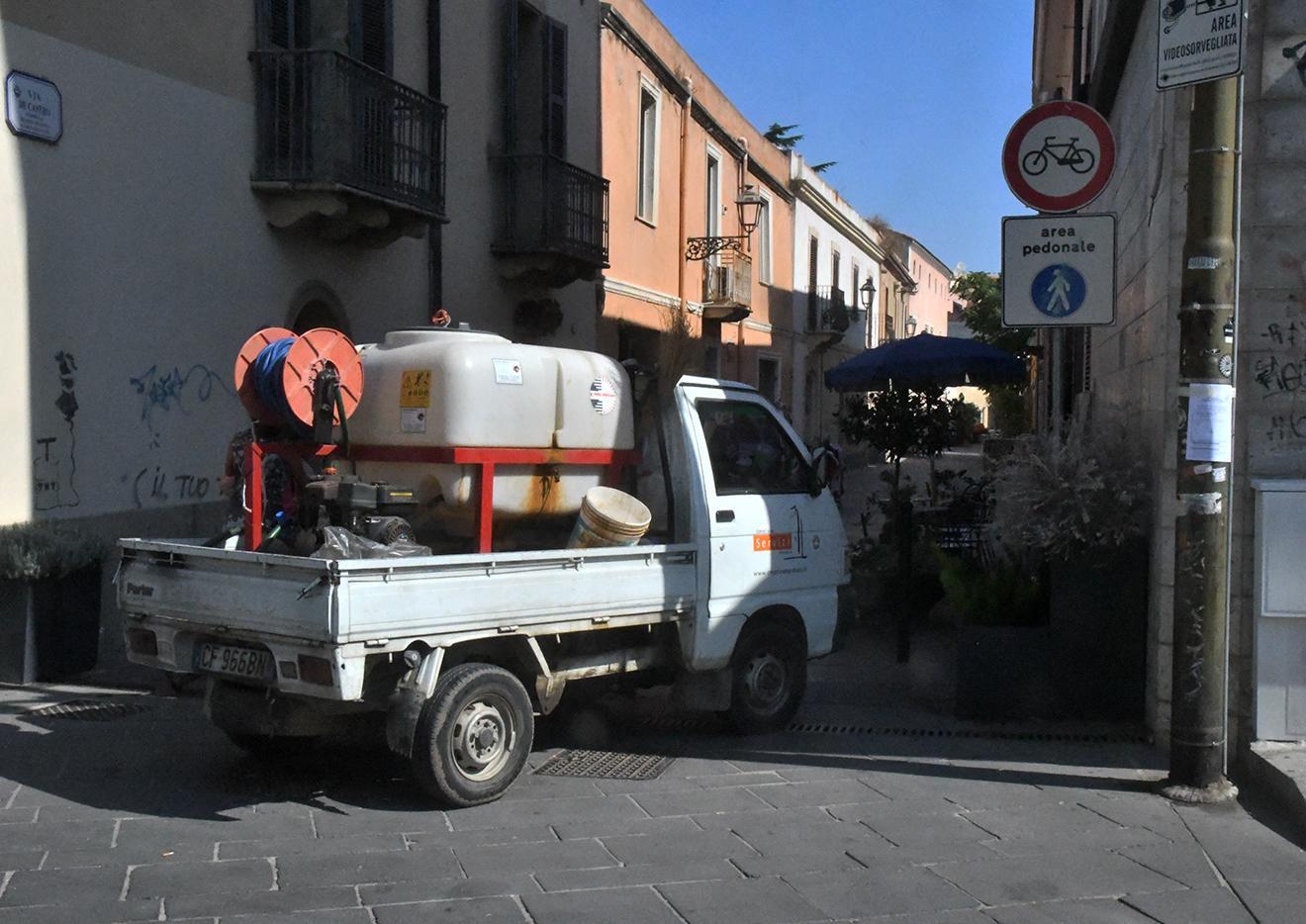 Oristano Servizi in stallo I lavoratori protestano 