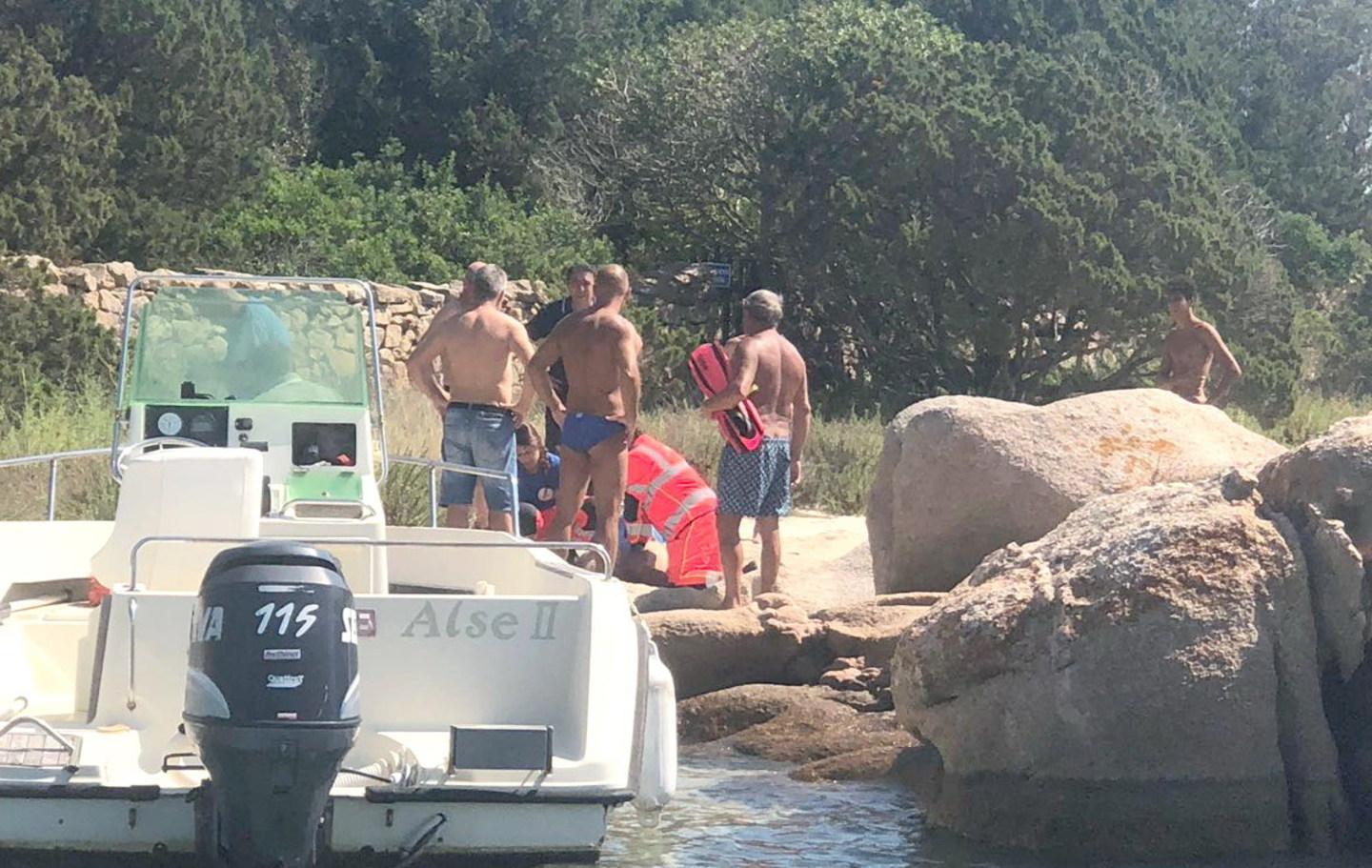 Un turista tedesco muore mentre fa il bagno 