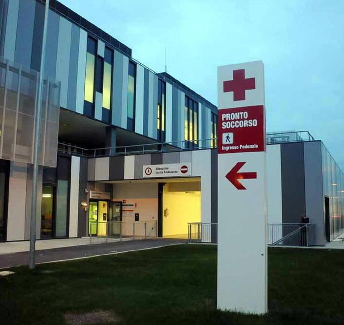 Portata all’ospedale ubriaca, ragazzina fugge all’improvviso 