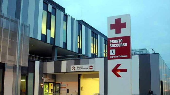 Portata all’ospedale ubriaca, ragazzina fugge all’improvviso