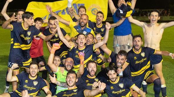 La festa di Mastromarco Poggio Argentale per la vittoria (Foto Nucci)