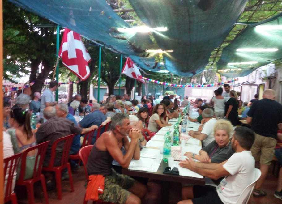 Festa al borgo San Lazzaro per la luminara di Natale 