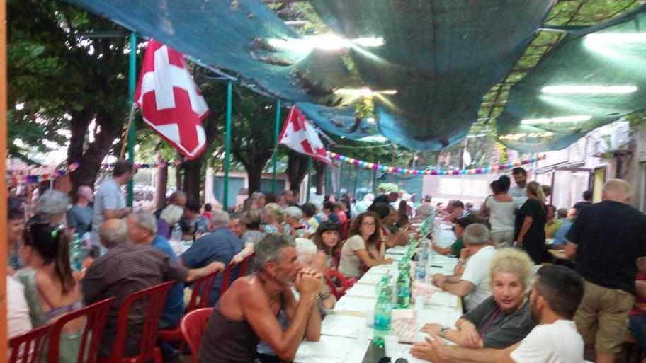 Festa al borgo San Lazzaro per la luminara di Natale