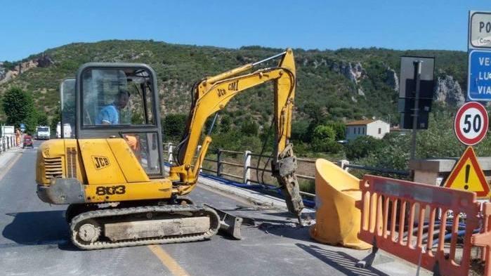 Ponte chiuso, negozi vuoti Campagna per il commercio