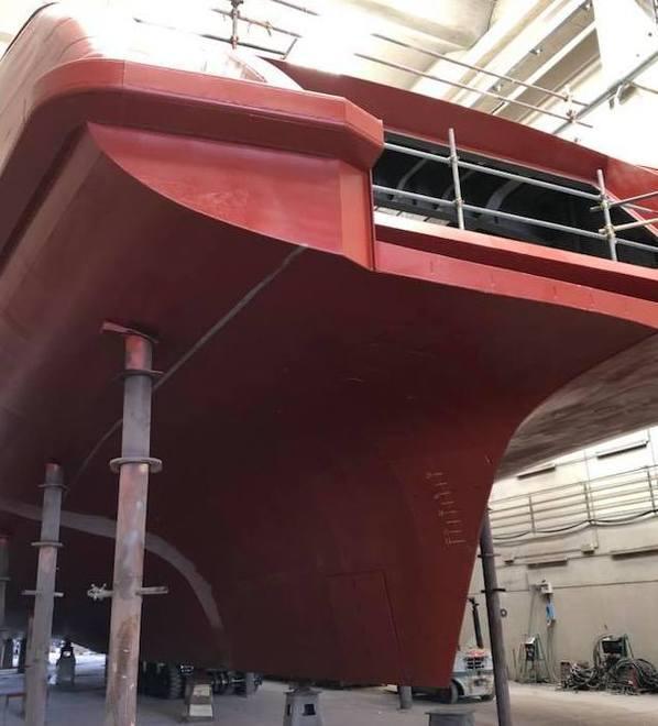 Un mega-yacht di 62 metri varo dello scafo ai Navicelli