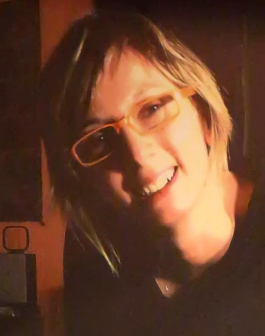 Folla commossa per l’addio alla maestra morta a 39 anni 
