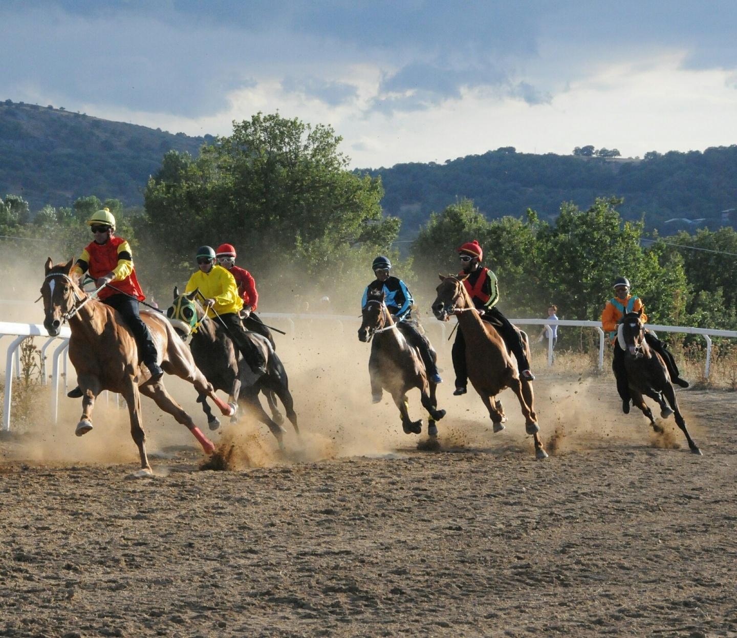 Palio dei comuni cavalli in corsa stasera a Fonni