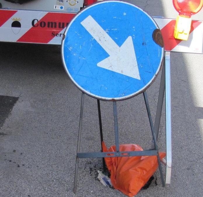 Strada pericolosa, chiuso un tratto di via Diamantina