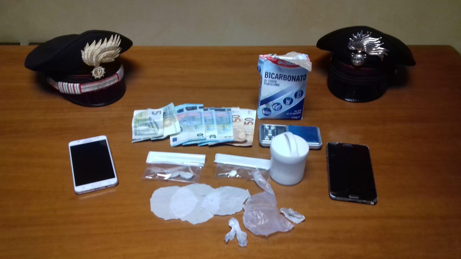 Droga e denaro sequestrati dai carabinieri nell'abitazione di Scadiano del pusher marocchino