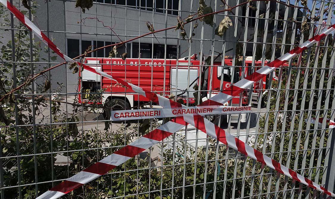 Rogo nel capannone, l'Asl: se ci fossero rischi avremmo fatto evacuare 