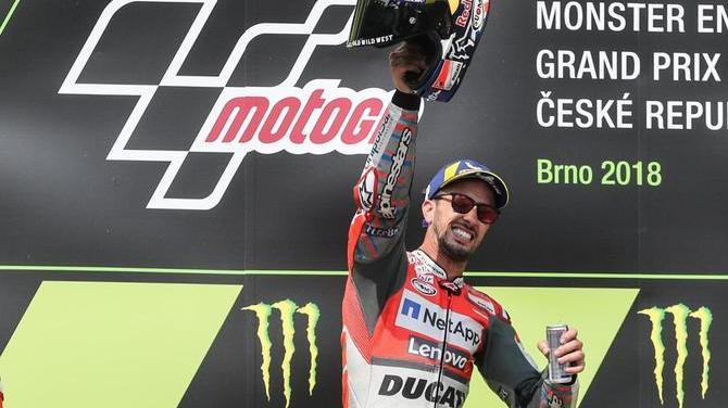 Dovizioso è il re di Brno, Lorenzo s’inchina nel giorno bollente della doppietta Ducati
