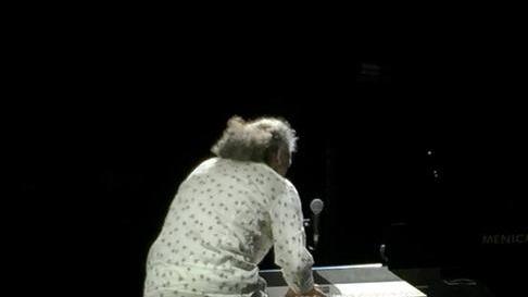Bollani alle cave, caos per le navette e polemiche sull’organizzazione