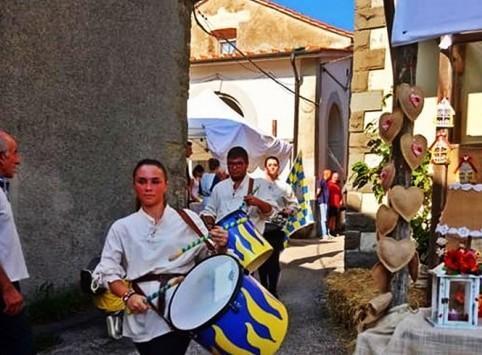 Tanta gente a Fossato per “A cena con Matilde»